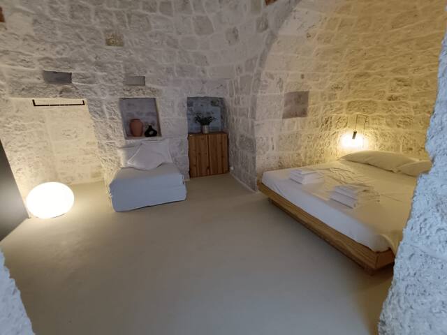Ostuni country villa with trullo gallery image 4