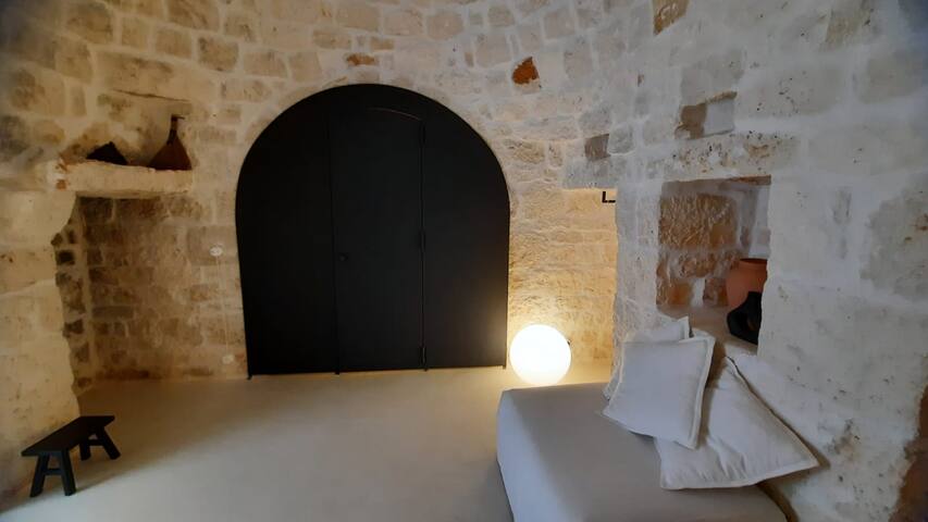 Ostuni country villa with trullo gallery image 5