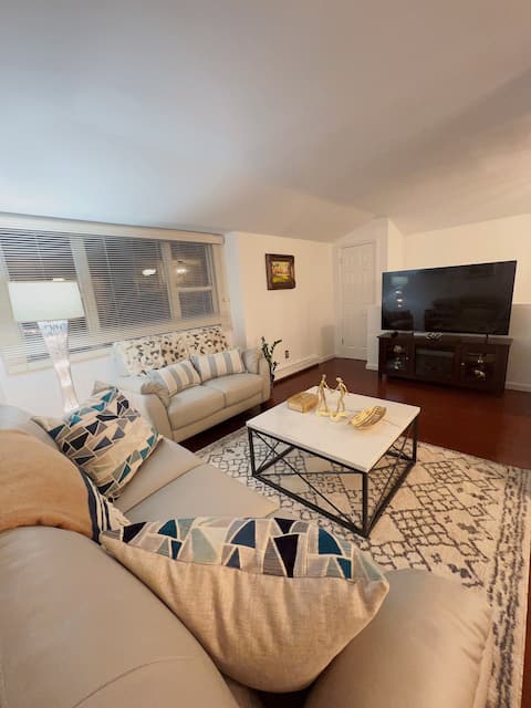Top Airbnb: Ozone Oasis in Queens