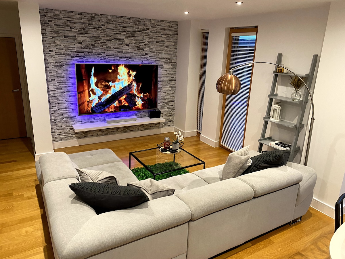 Top Airbnb: Stunning 2 Bed Chatham Docks Apartment à Frindsbury Extra