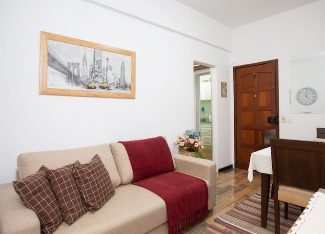 Pão de Açúcar a metros da Praia de Copacabana