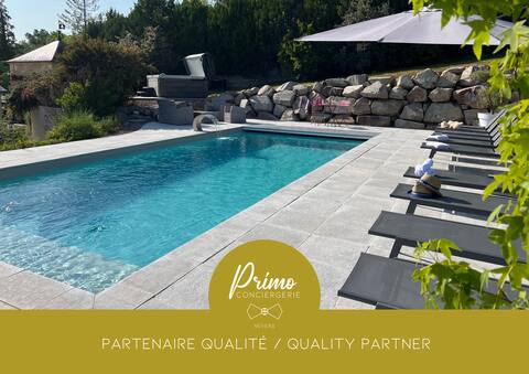 *Villa in Loire*, La Charité/L with HOT TUB & Pool.