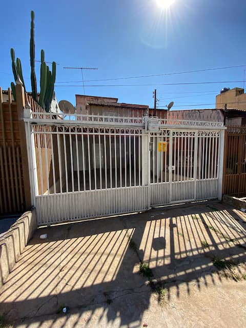 3 bedrooms 1 suite, on Av, w/ garage, 12 km from airport