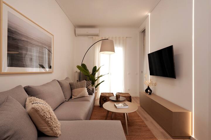 Modern Apartment in Plaka 10 min walk to Acropolis gallery image 2