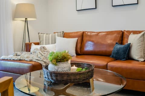 Luxury 3BR Garden Oasis | Jacuzzi, Mamad, Kosher