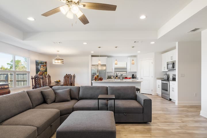 Pet-friendly 4br | Fenced Yard | 4 Mi To Beach - Navarre, FL