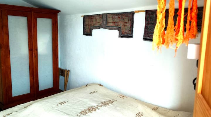 Bedroom 1. 140/200cm beds