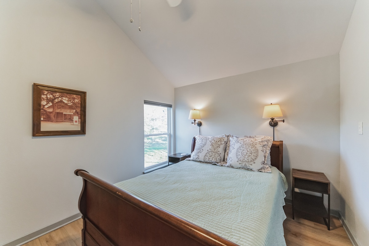 Upstairs bedroom with queen bed