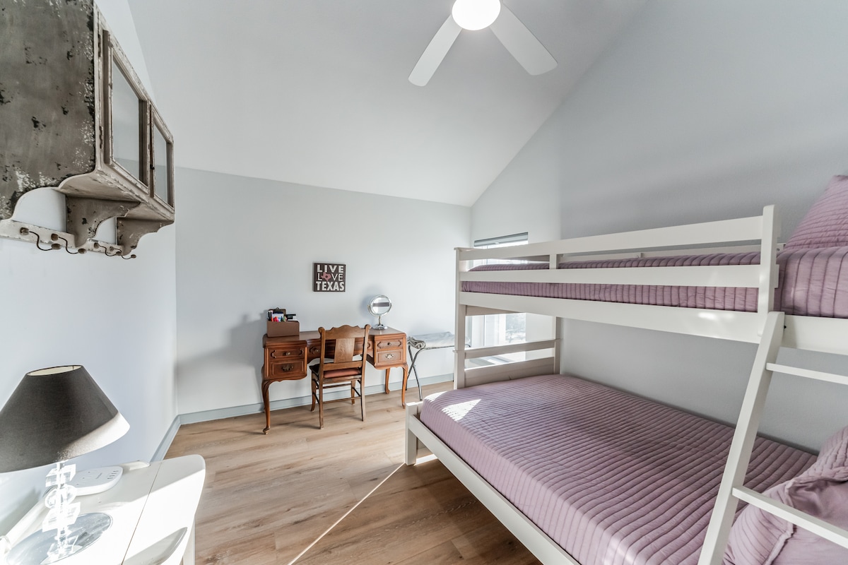 Upstairs bedroom with twin over full bunk bed