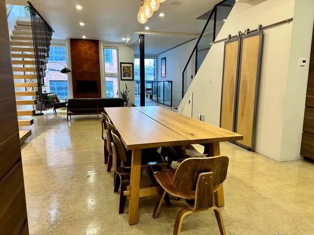 Container home on Queen St. W. gallery image 5