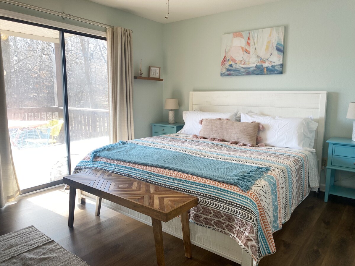 Një krevat dhe dyshek i ri dopio "king" sapo u shtua në janar 2023. 