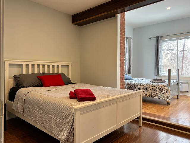 NEW Spacious Clean 3 BDR 3 BATH gallery image 3