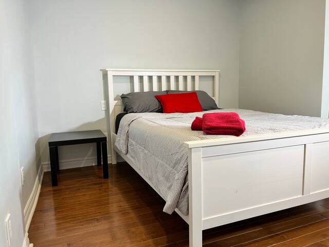 NEW Spacious Clean 3 BDR 3 BATH gallery image 5