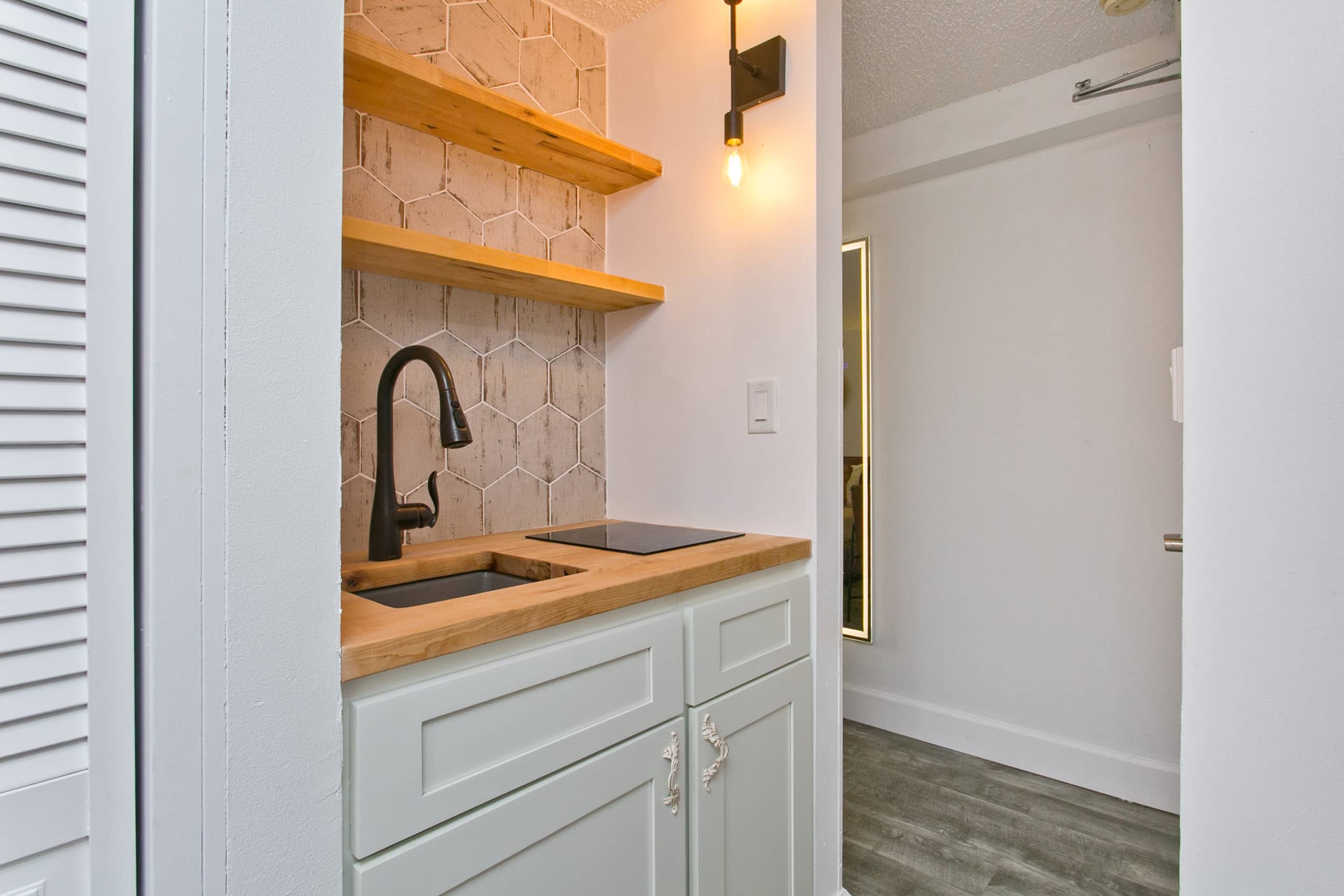 Boho Chic-1/2 Block To Beach - Image 4