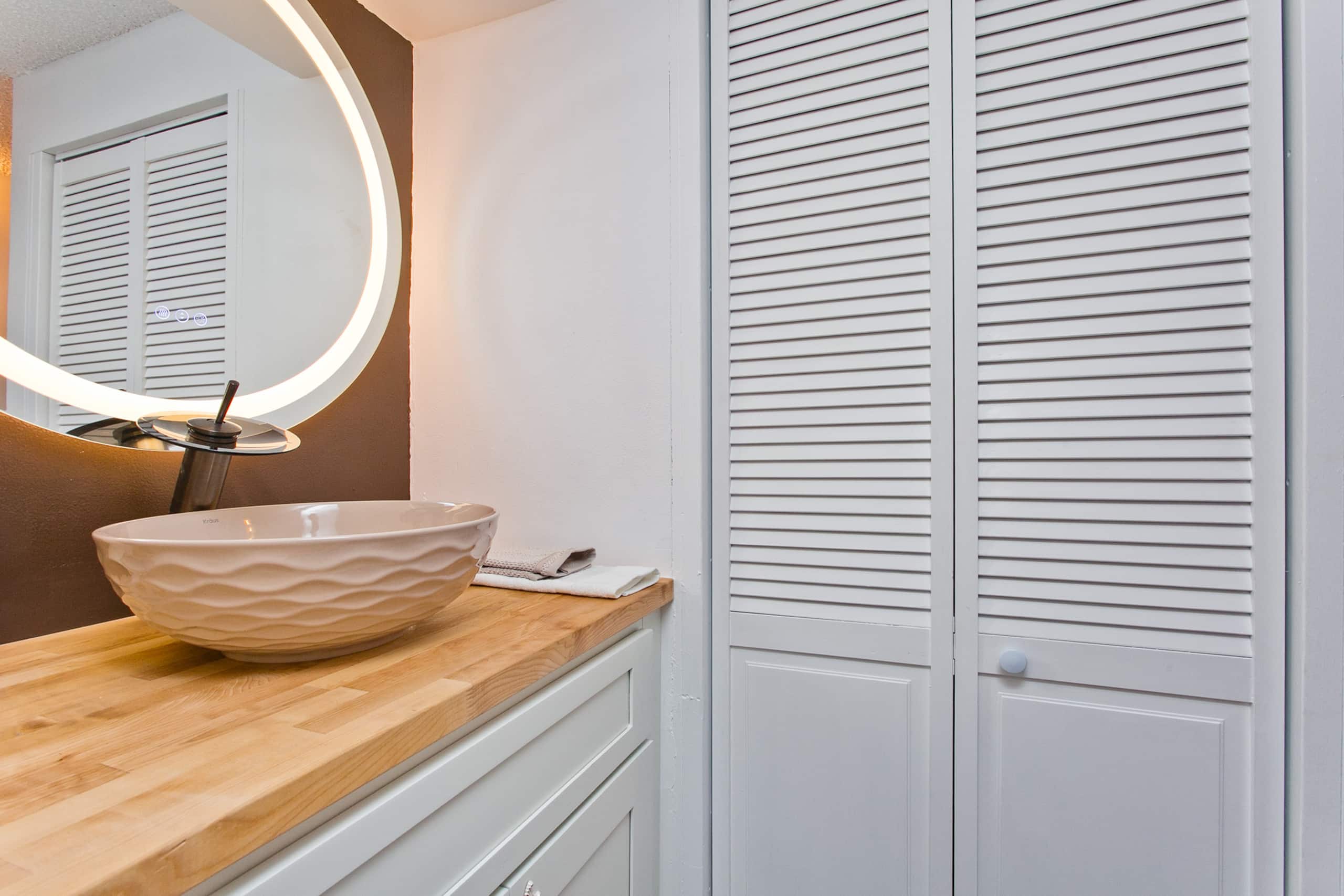 Boho Chic-1/2 Block To Beach - Image 13