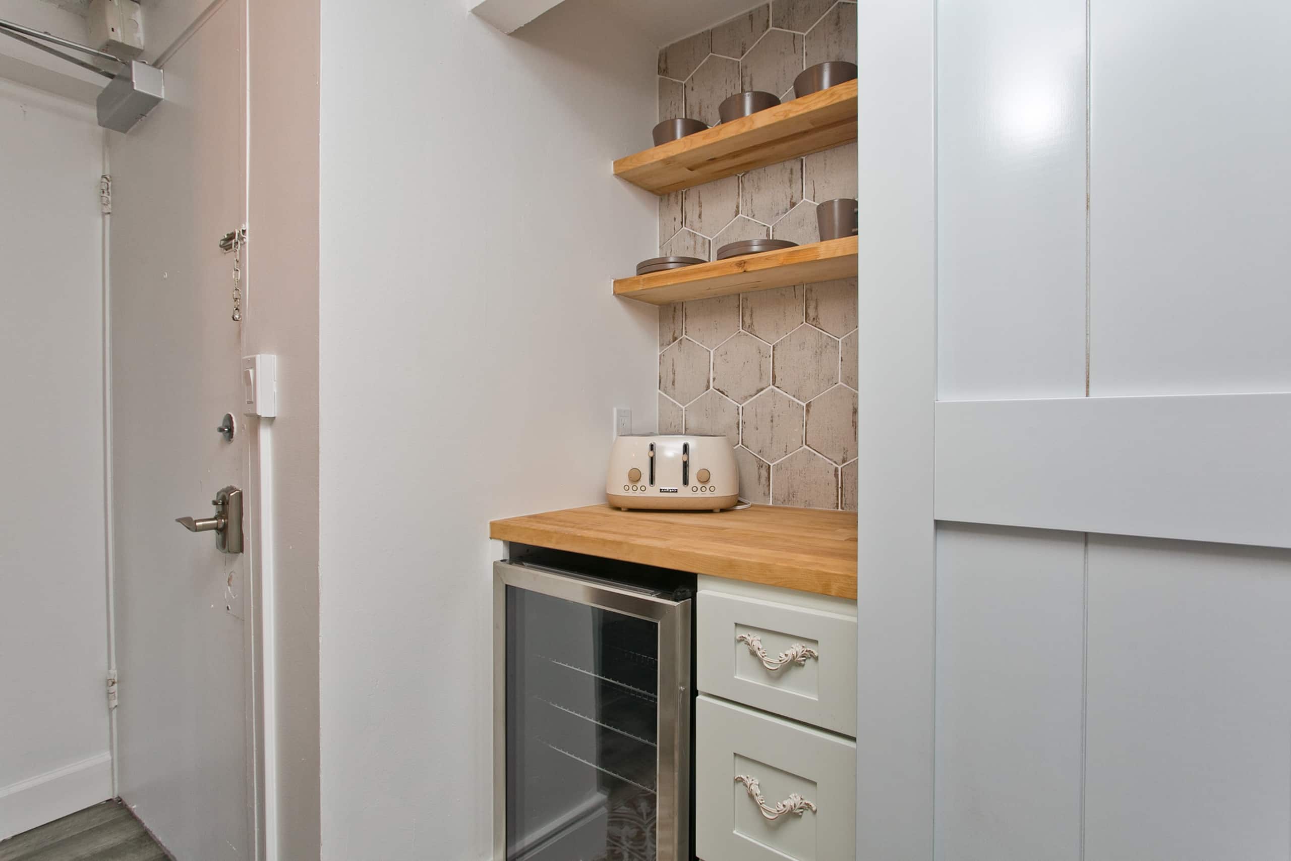 Boho Chic-1/2 Block To Beach - Image 3