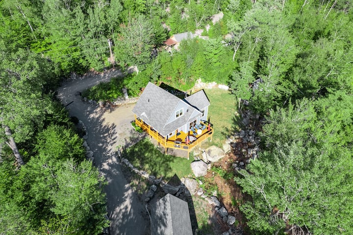 Spacious Lake House + 2 Detached Guest Houses