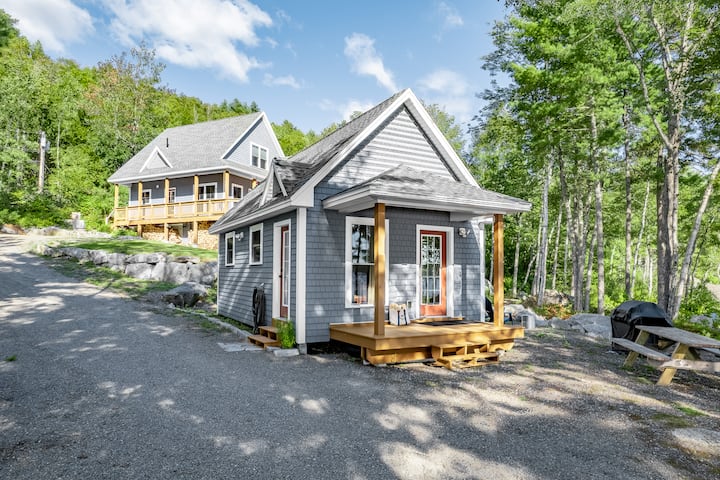 Spacious Lake House + 2 Detached Guest Houses