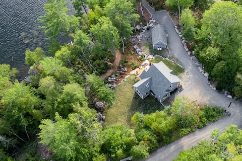 Spacious Lake House /2 guest houses private!