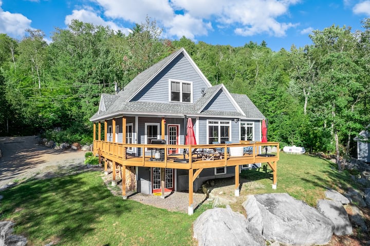 Spacious Lake House + 2 Detached Guest Houses