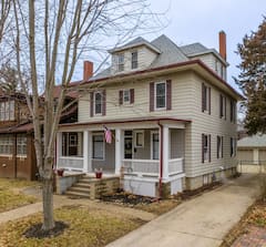 American+Foursquare+near+DT+Peoria+w%2F+Home+Theater