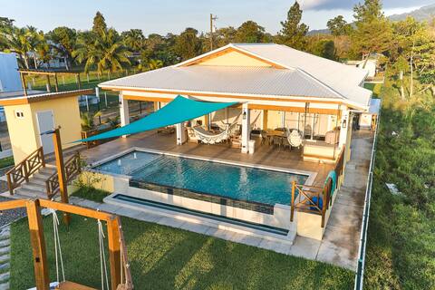 Spectacular beachfront house