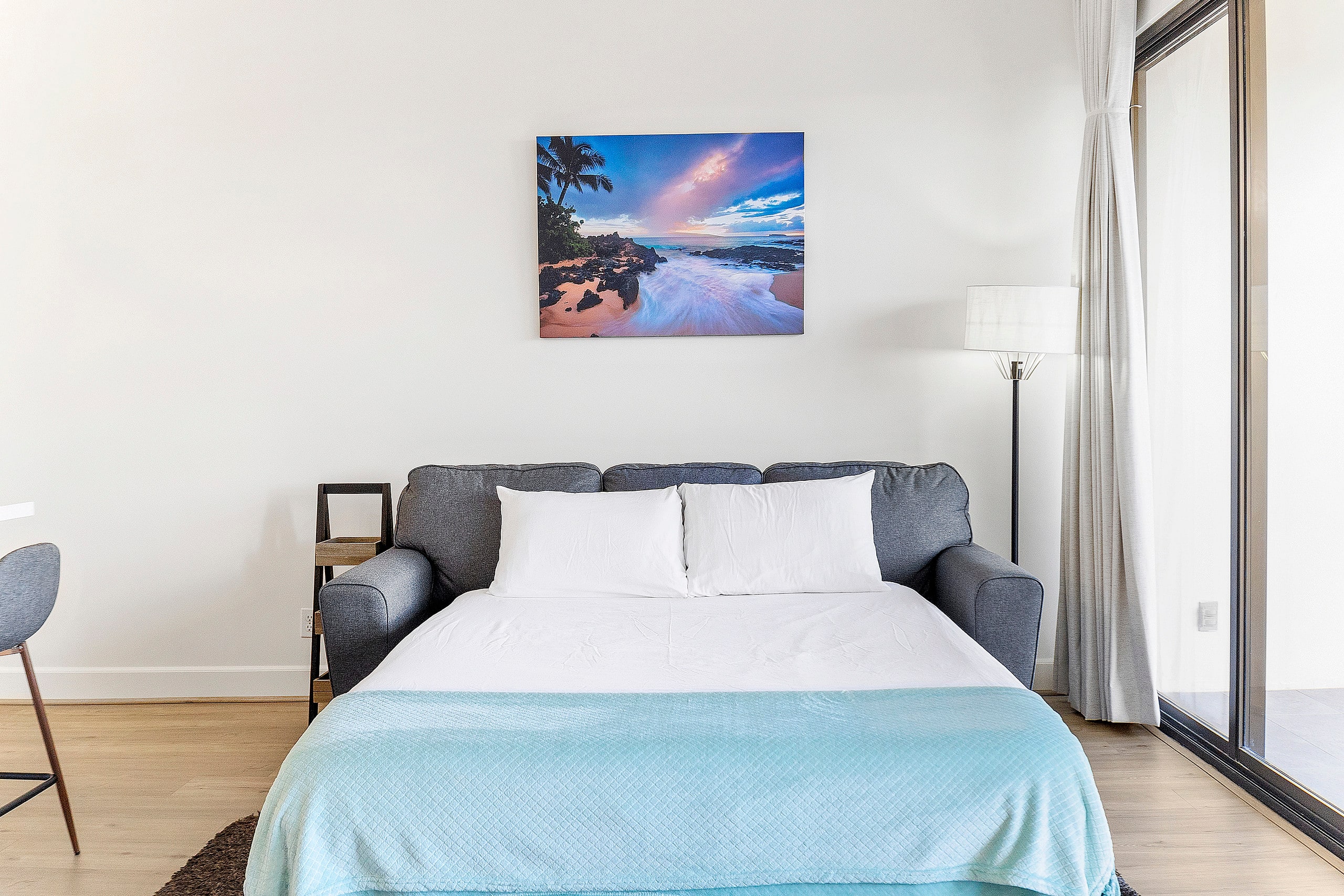 Waikiki Banyan condo w/ lanai & resort access - Image 6