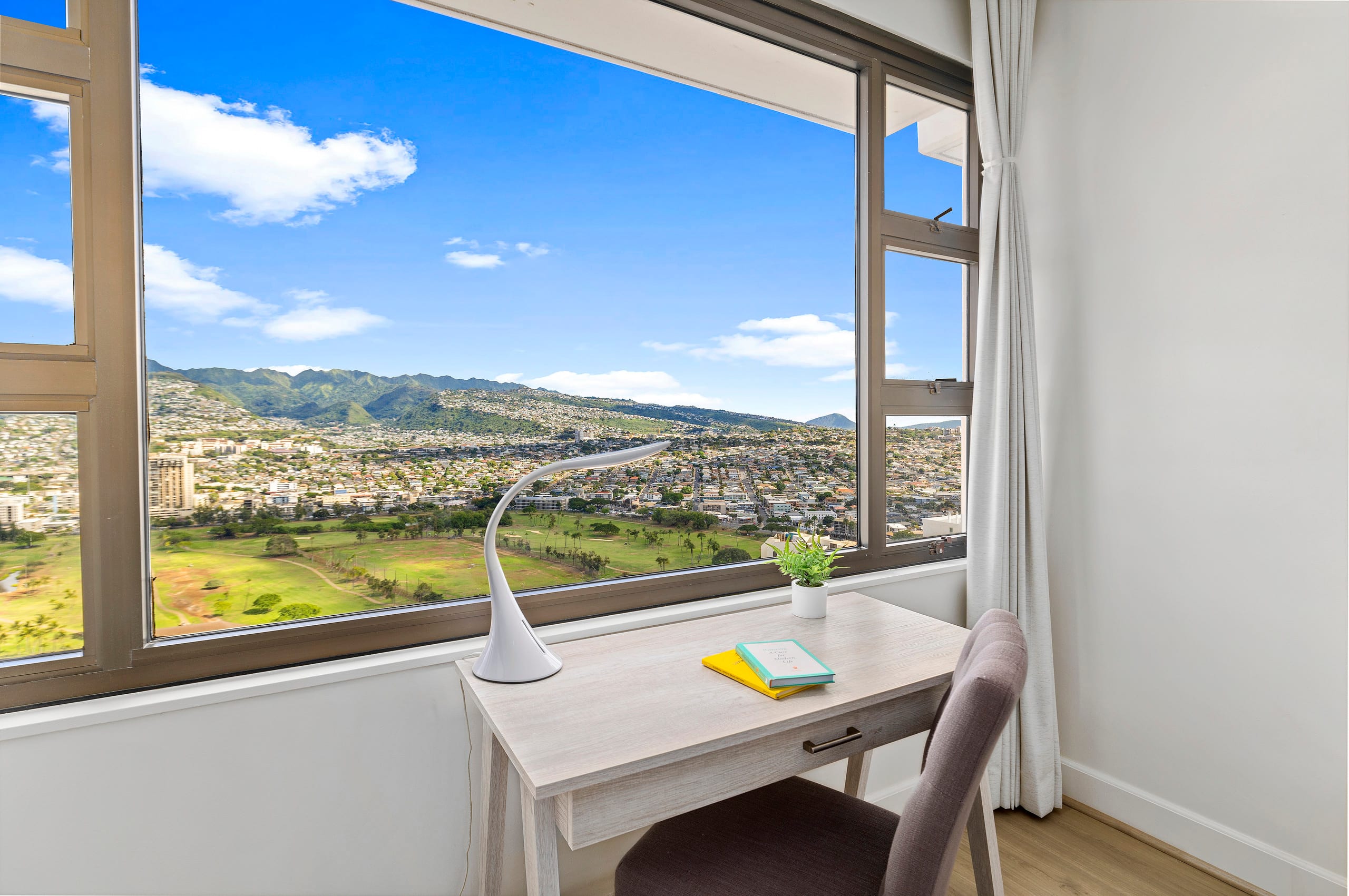 Waikiki Banyan condo w/ lanai & resort access - Image 17