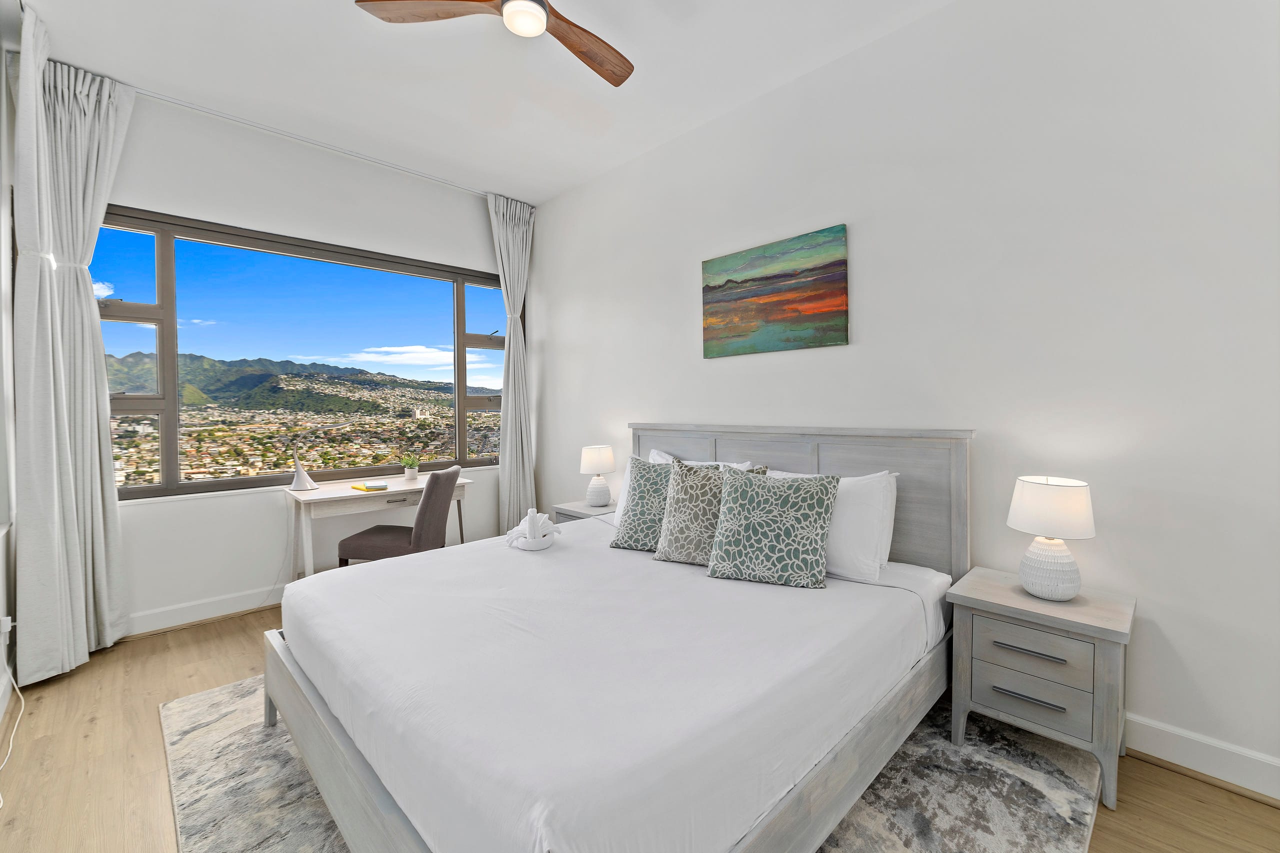 Waikiki Banyan condo w/ lanai & resort access - Image 13