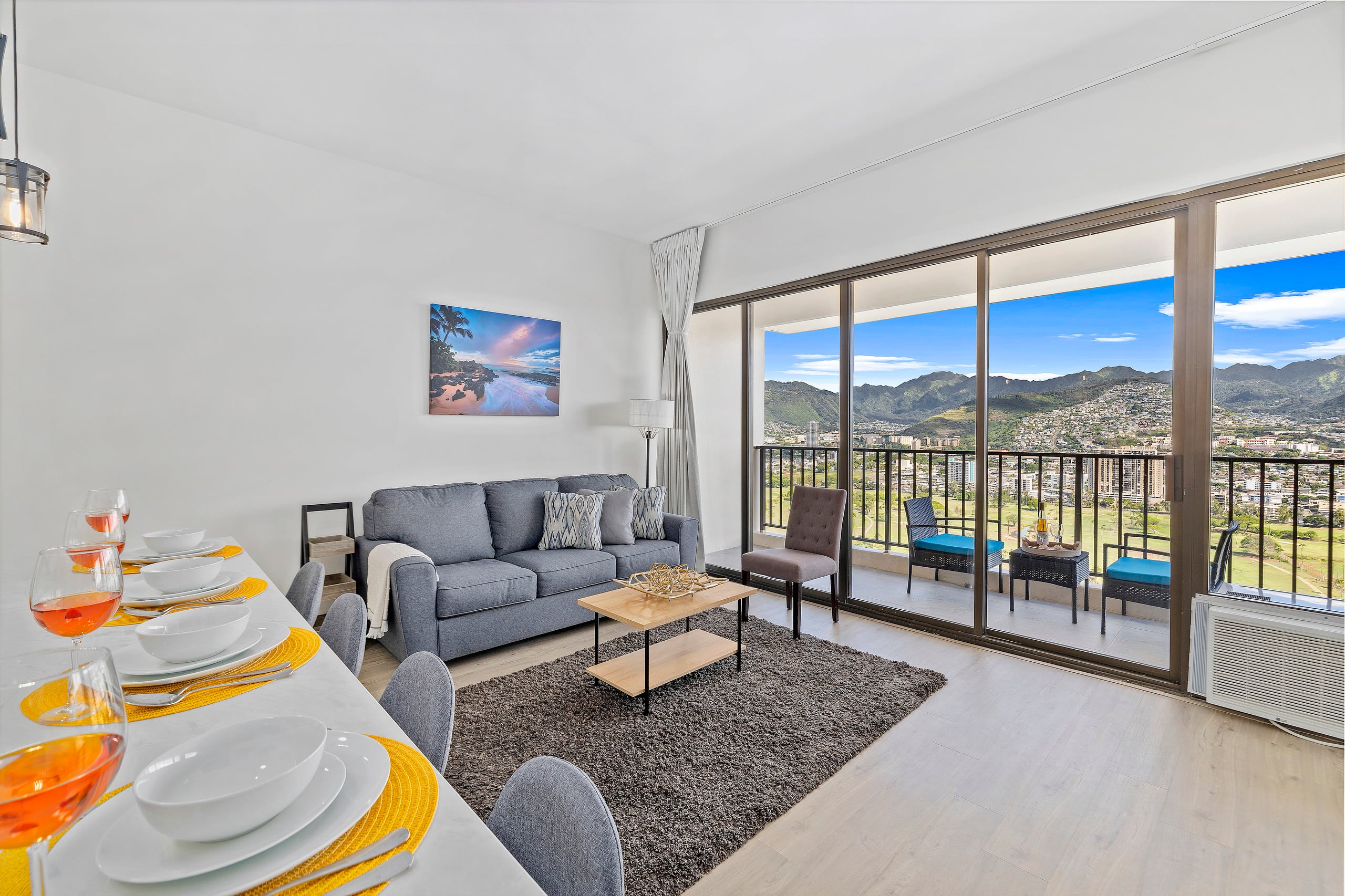 Waikiki Banyan condo w/ lanai & resort access - Image 5
