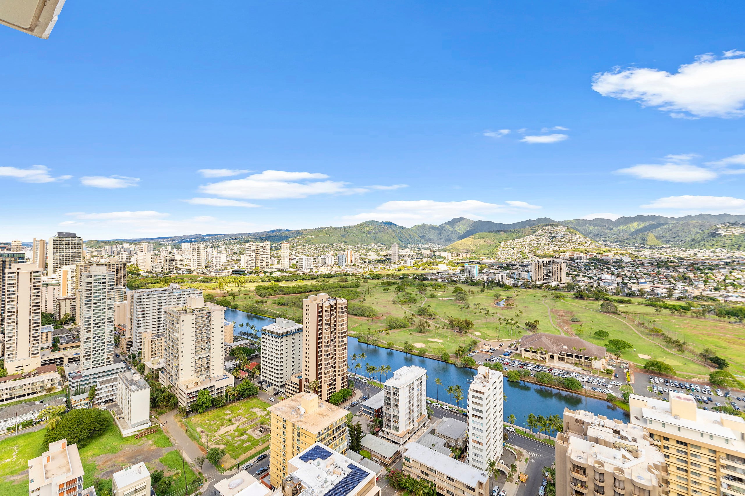 Waikiki Banyan condo w/ lanai & resort access - Image 26