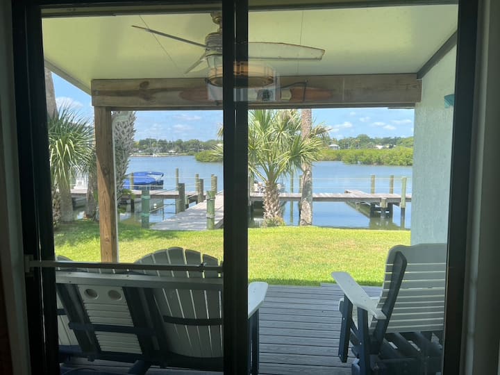 Waterview Two Bedroom Villa Close To Flagler Ave - New Smyrna Beach, FL