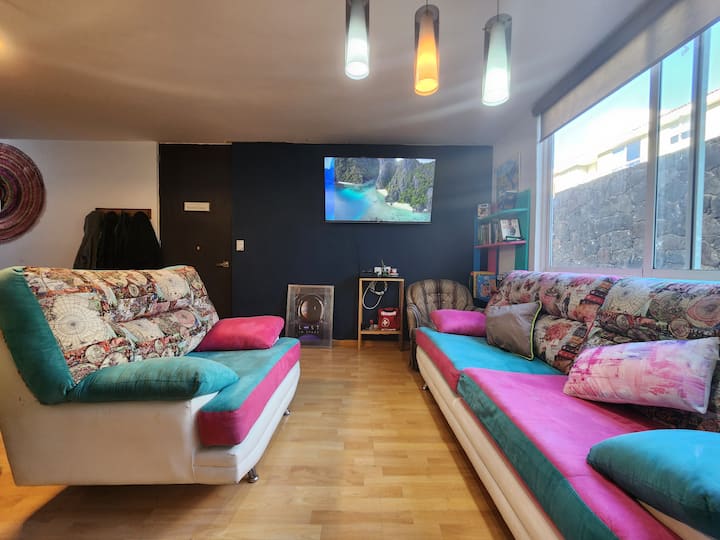 Обща зона, аплия сала, много светла, с Wi-Fi.