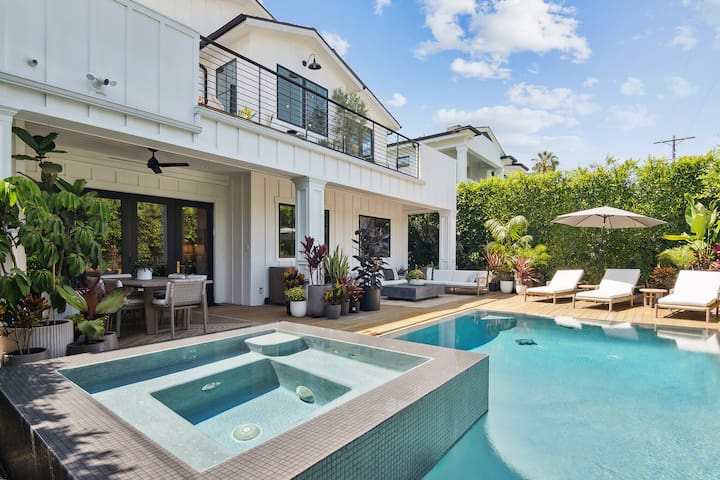 West Hollywood Executive Rental w/Pool, Spa & Gym