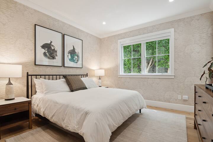 West Hollywood Executive Rental w/Pool, Spa & Gym gallery image 4