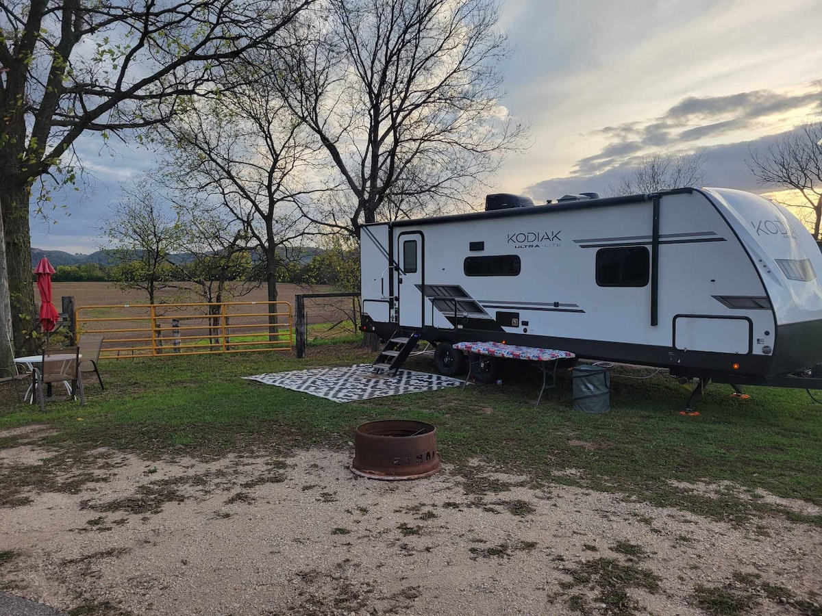 glamping without the set-up - Campers/RVs for Rent in Trempealeau