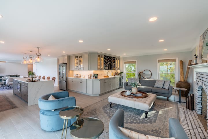 Renovated Waterfront Home W/pool - Cutchogue, NY