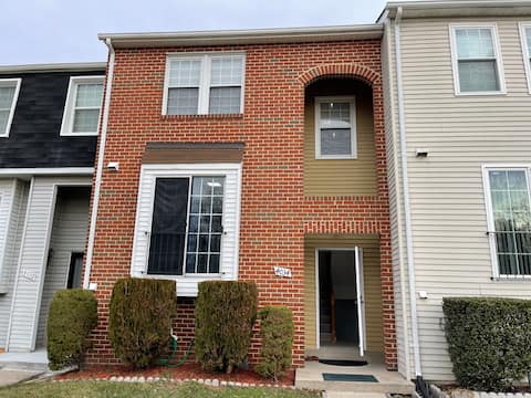 Spacious Basement Studio/Apartment