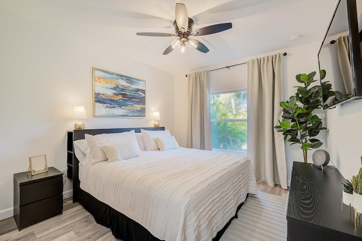 סוויטה ראשית, טלוויזיה חכמה בגודל 50אינץ '