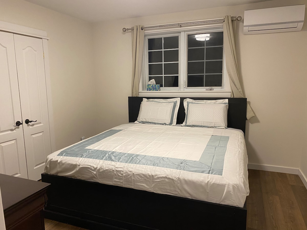 Bedroom 1 King
