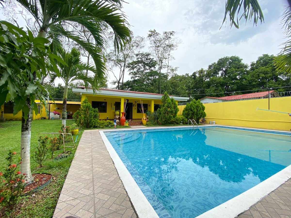 The Pool House in Muchilena Omoa Houses for Rent in Chachahuala