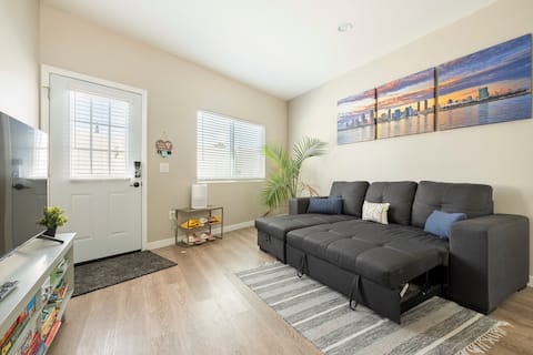 Successful Airbnb property: Family Friendly Guest House Close To All The Foods in Mira Mesa