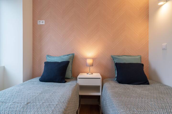 Large Sunny Flats | Ace Location by HostWise gallery image 5