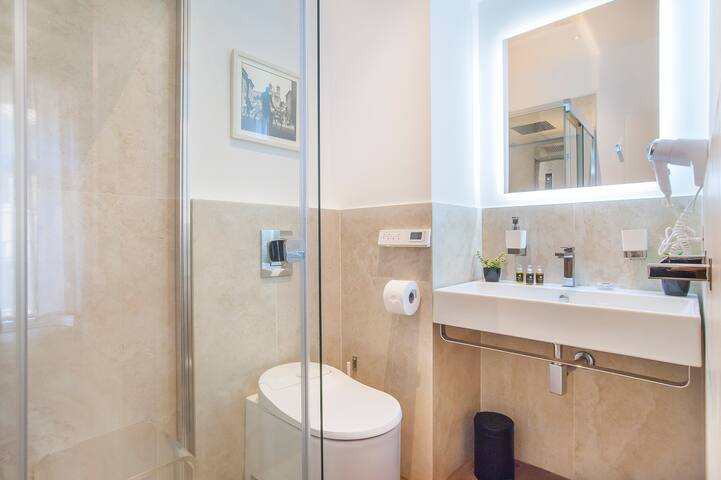[Campo Marzio ]Luxury Suite with Hammam & Jacuzzi gallery image 3
