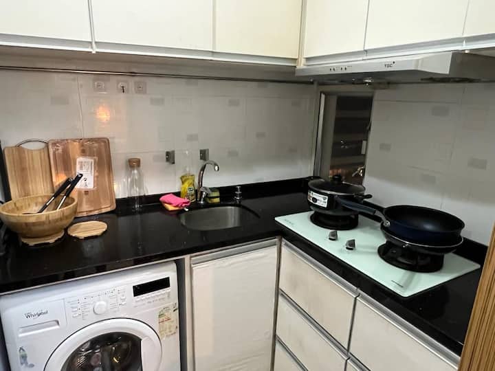Room A- Cozy Coliving In Sheung Wan - Sai Ying Pun