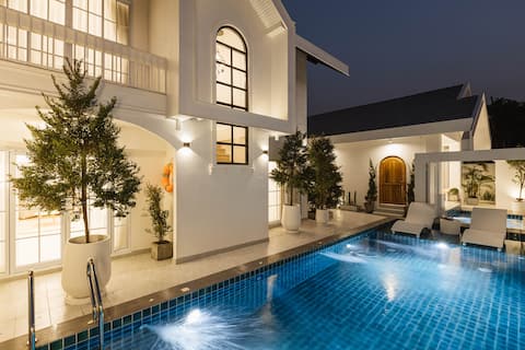Zenzen Luxury Pool Villa - Chiangmai