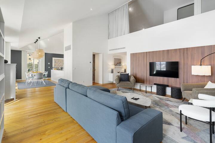 Lisbon Skyline Penthouse: Luxury Living w/ View gallery image 2