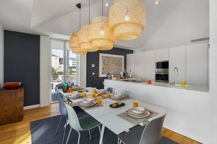 Lisbon Skyline Penthouse: Luxury Living w/ View gallery image 3