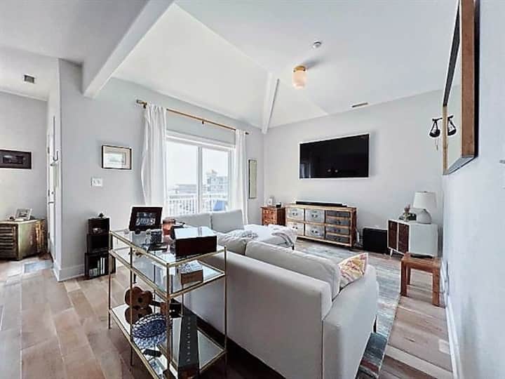 Wildwood Crest Luxury Condo W Stunning Ocean Views - Wildwood, NJ
