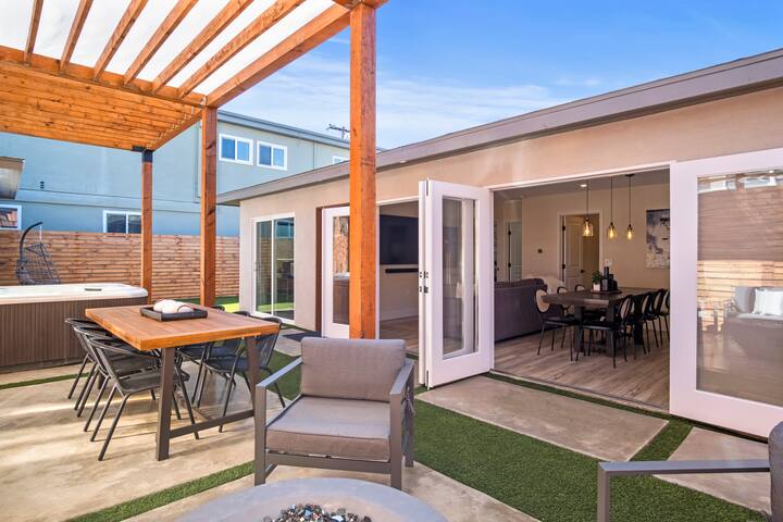 Dream HOUSE Steps to Beach & Bay gallery image 3